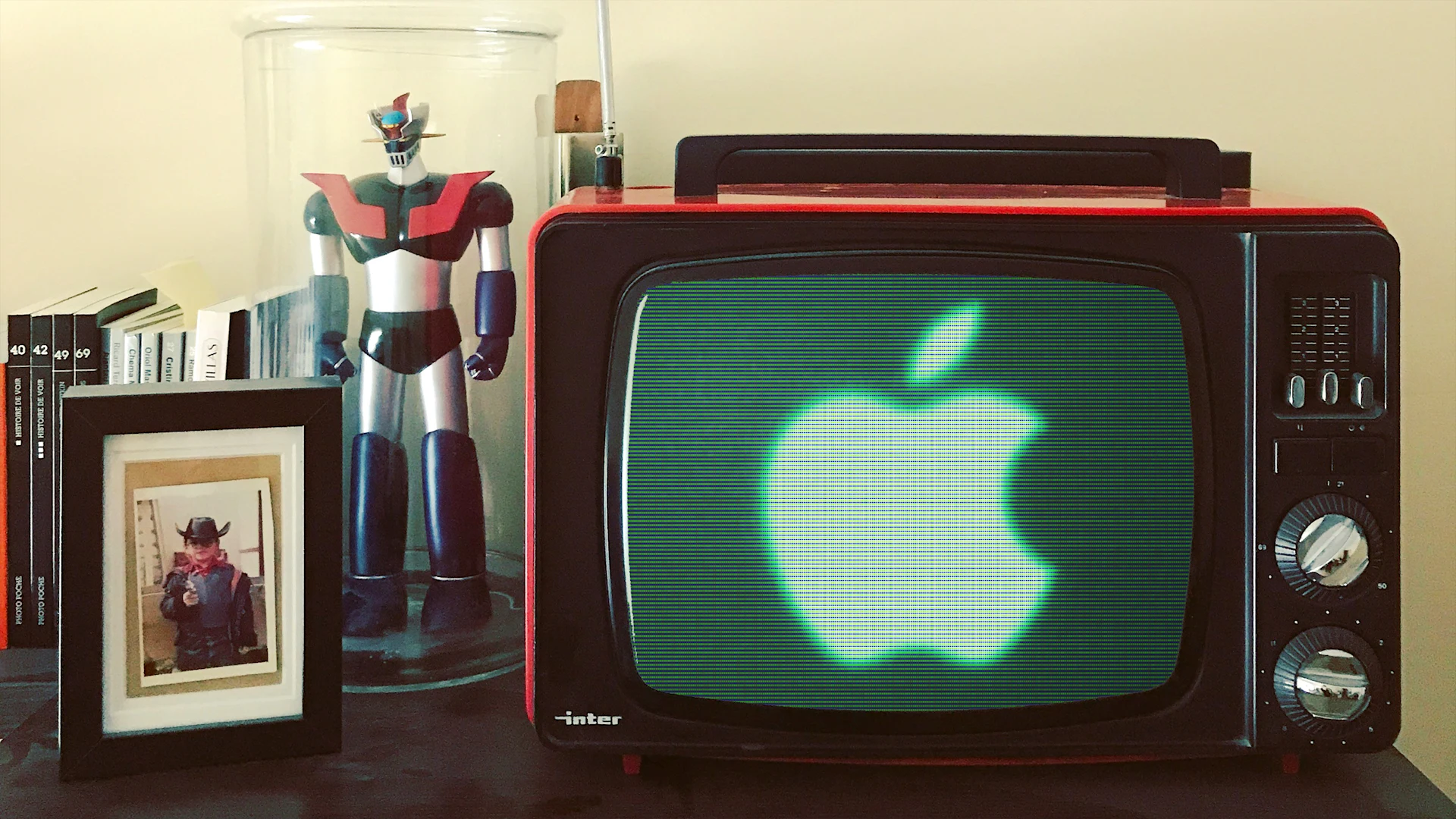 [Foto: Alberto Contreras/Unsplash; Apple]