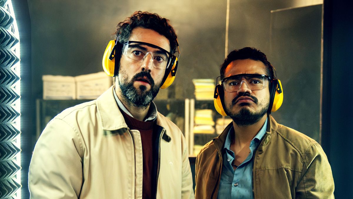 [Foto: Luis Gerardo Médez y Memo Villegas protagonizan La hora de los valientes / Netflix ©2025]
