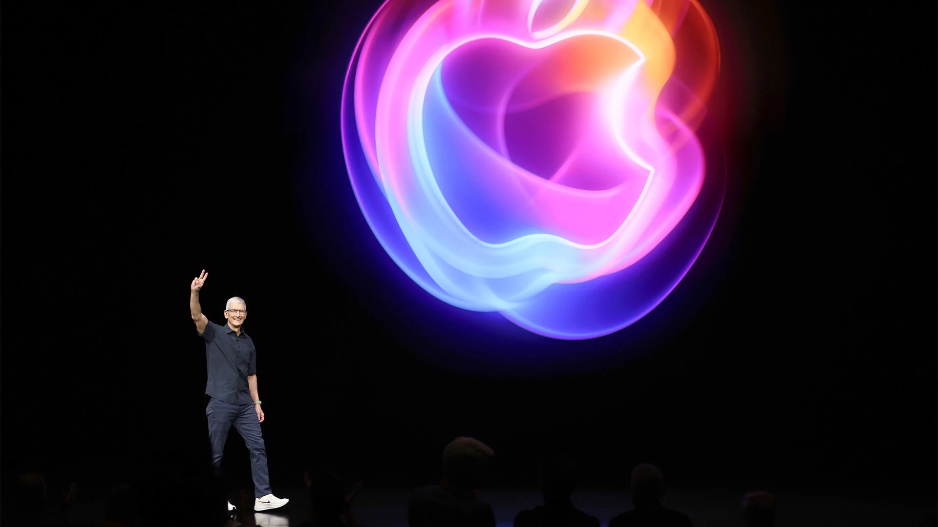 El director ejecutivo de Apple, Tim Cook, pronuncia un discurso antes del lanzamiento del iPhone el 9 de septiembre de 2024 en Cupertino, California. [Foto: Justin Sullivan/Getty Images]