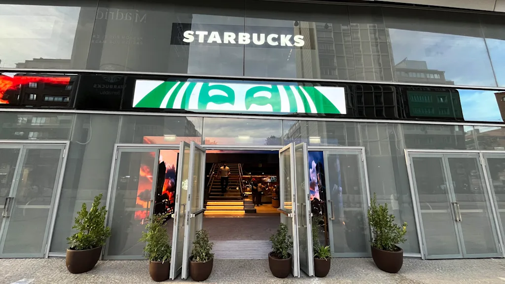 2 Starbucks Bernabéu Fast Company México COrtesía