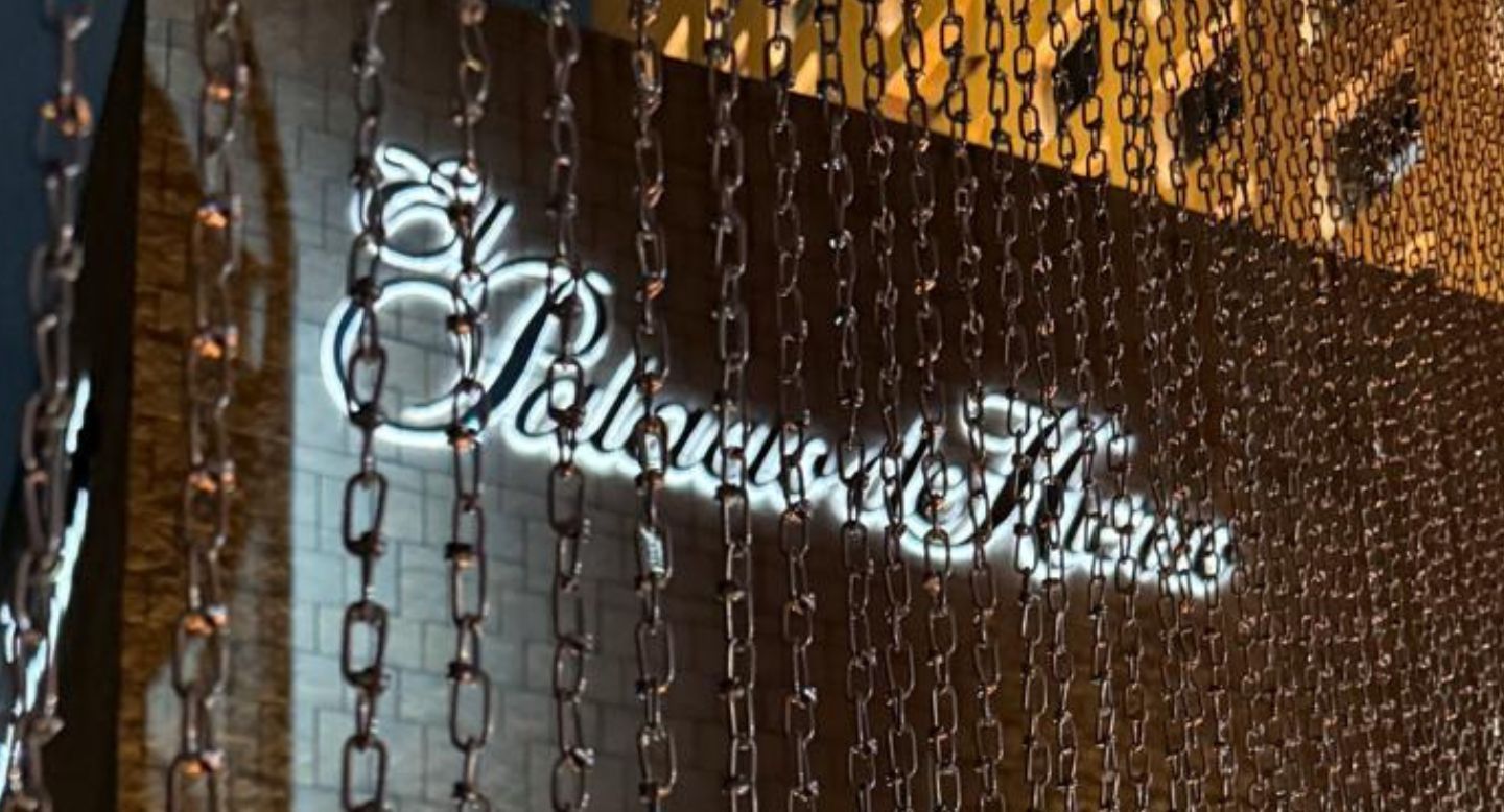 El Palacio de Hierro celebra con instalación | fast company mexico