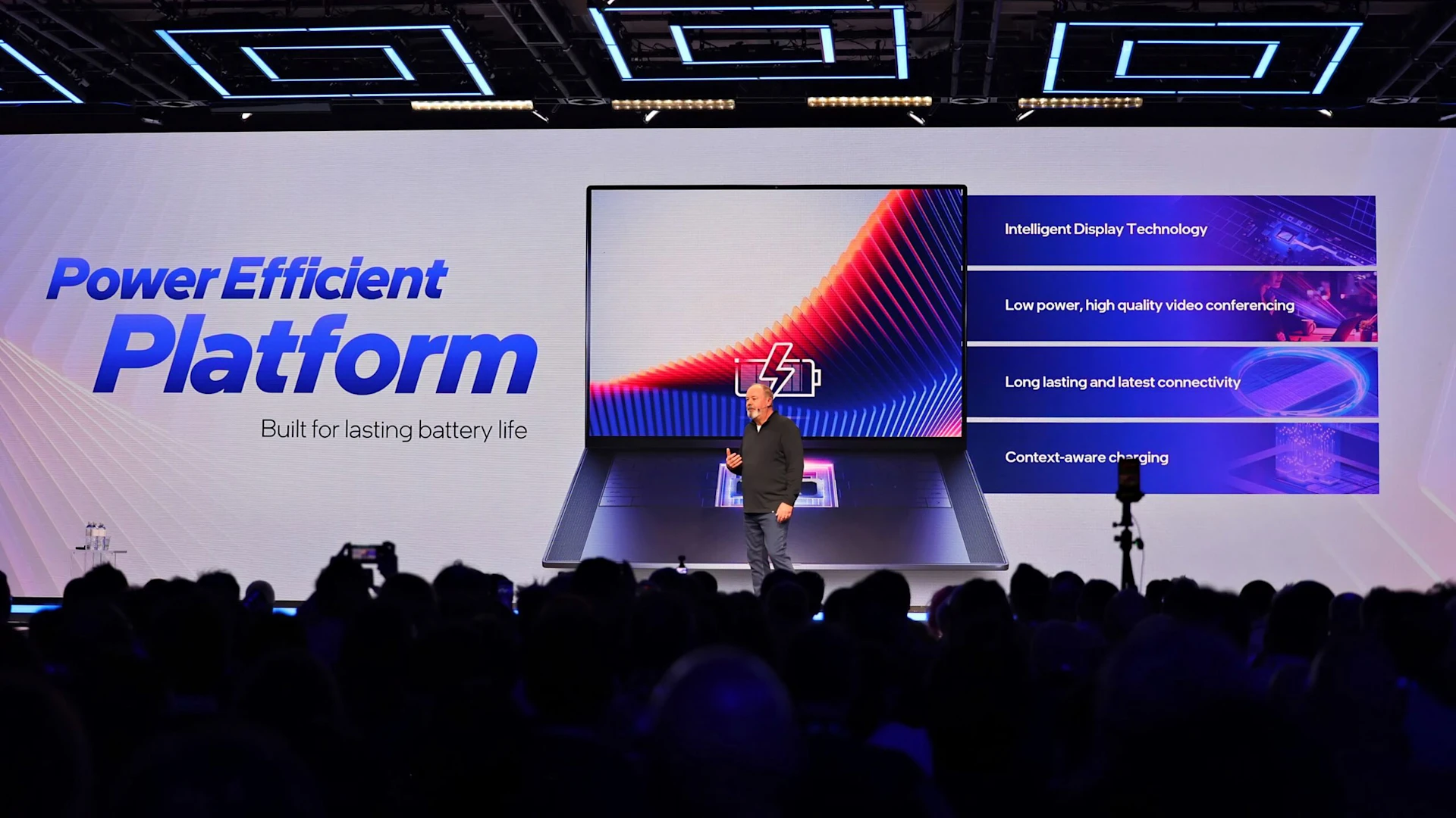 Jim Johnson, vicepresidente sénior y gerente general del Grupo de Computación de Clientes de Intel [Foto: Intel]