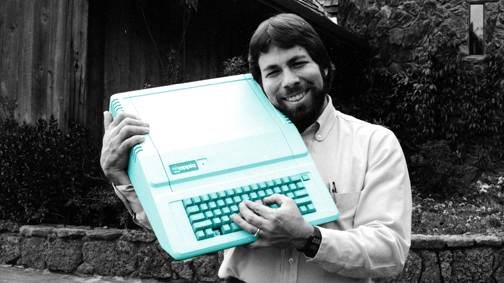 Steve Wozniak y su creación más famosa en 1983 [Foto: Roger Ressmeyer/CORBIS/VCG vía Getty Images]