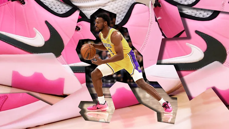 Bronny James , de Los Ángeles Lakers, dribla la cancha contra los Sacramento Kings en el Golden 1 Center el 12 de enero de 2026 en Sacramento, California. [Foto: Ezra Shaw/Getty Images]