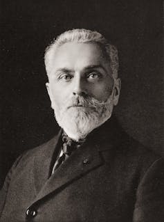 Víctor Bérard en una fotografía en blanco y negro